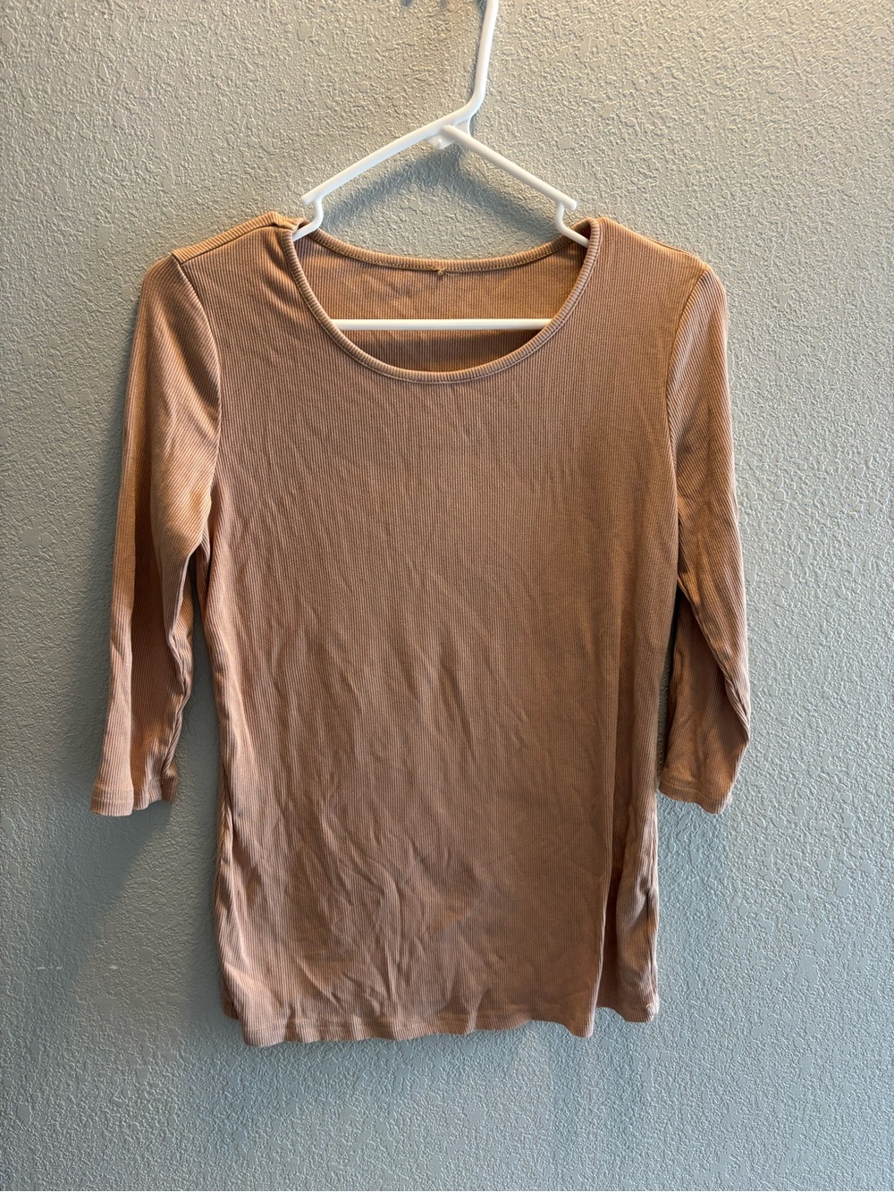 Women’s Scoop Neck 3/4 Sleeve Top in Dusty Rose